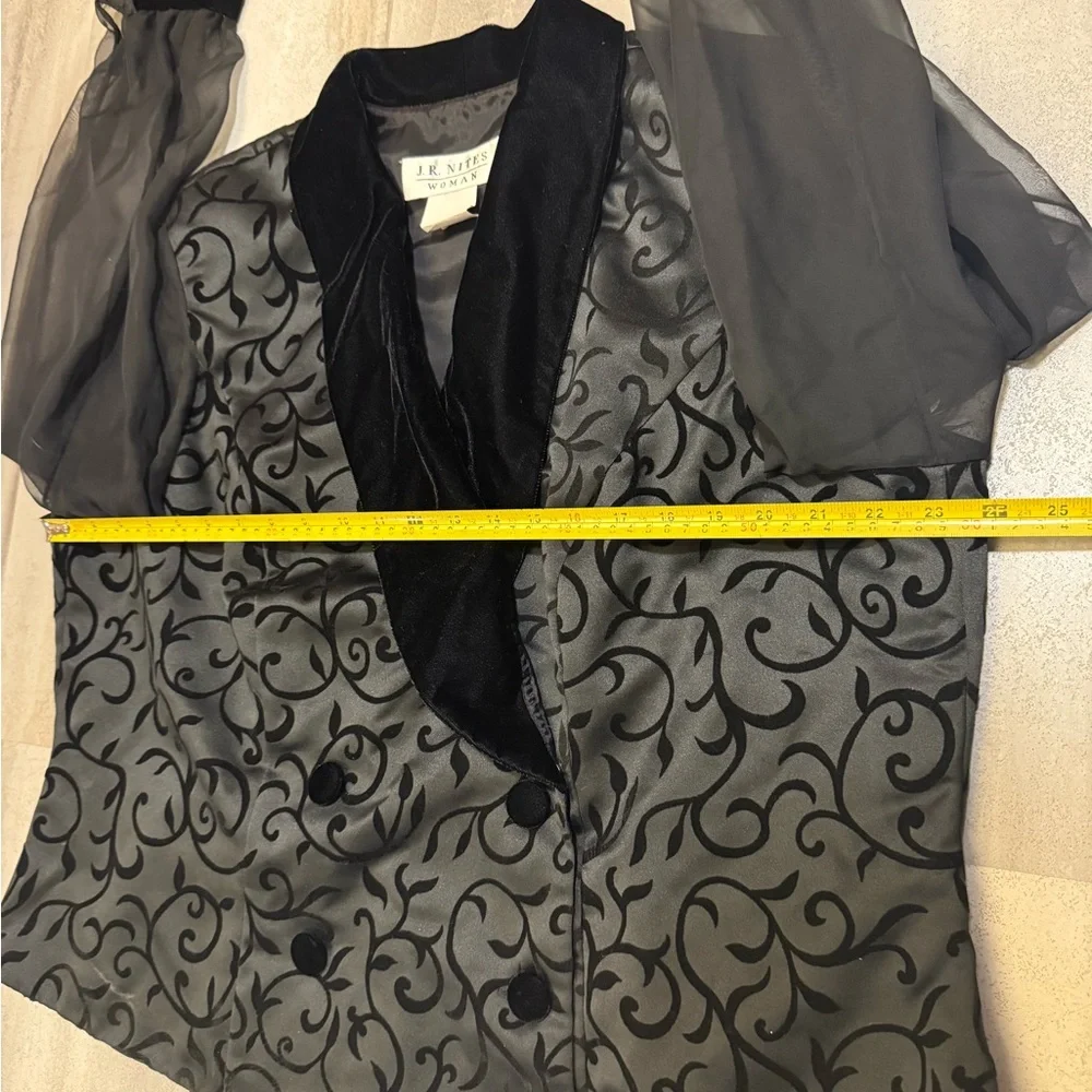 Elegant Black Sheer Sleeve Blazer of velvets
